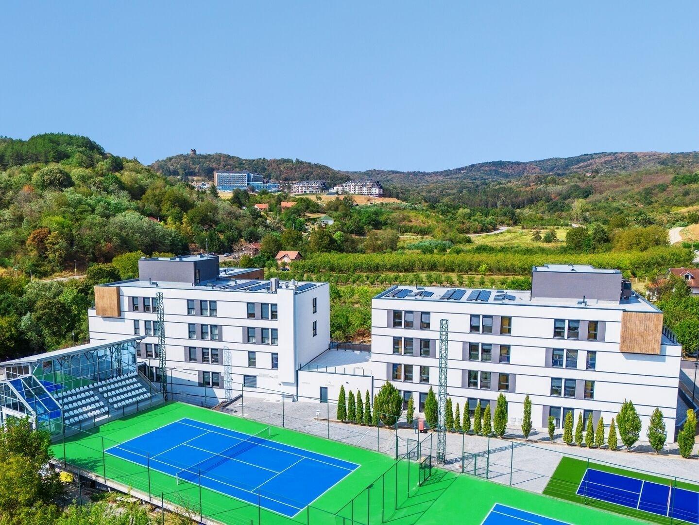 Varios Fruške Terme - Fruški Cvet