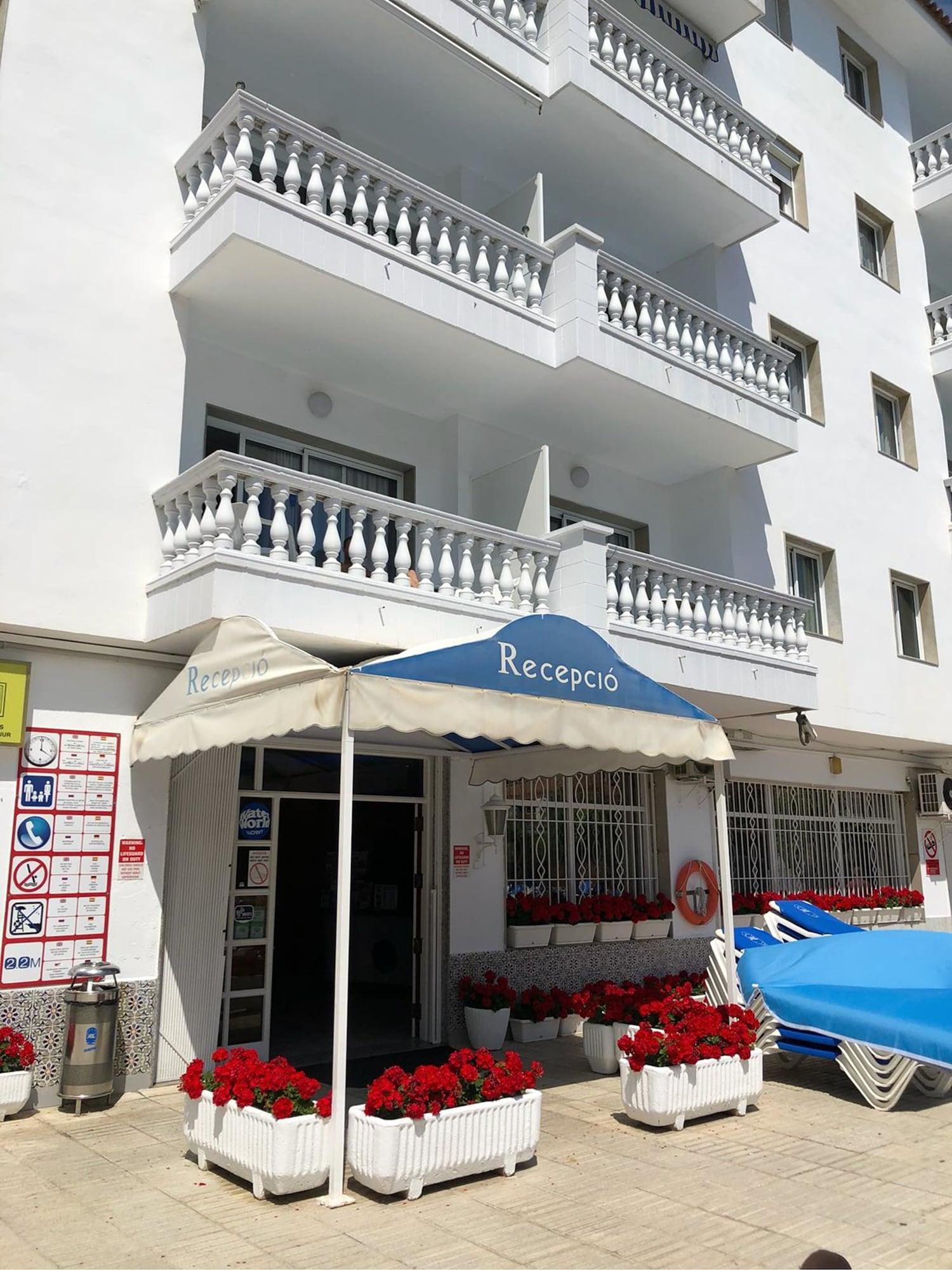 Vista Lobby Europa Family Apartments