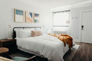 Alojamiento - Conner Room Lakeside Inn at Dale Hollow - newly renovated near Dale Hollow Lake!