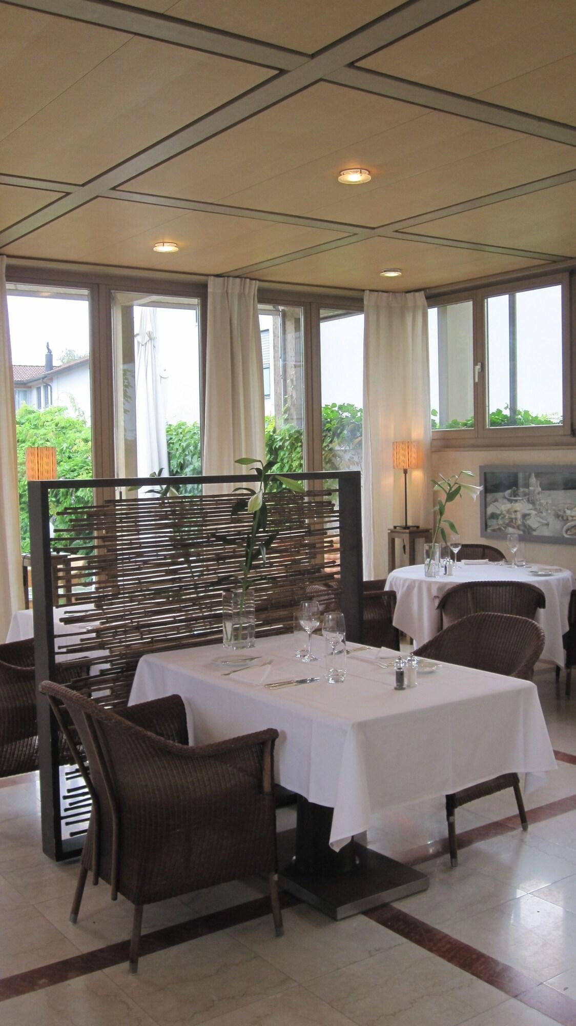 Bar/Salón Schatzmann