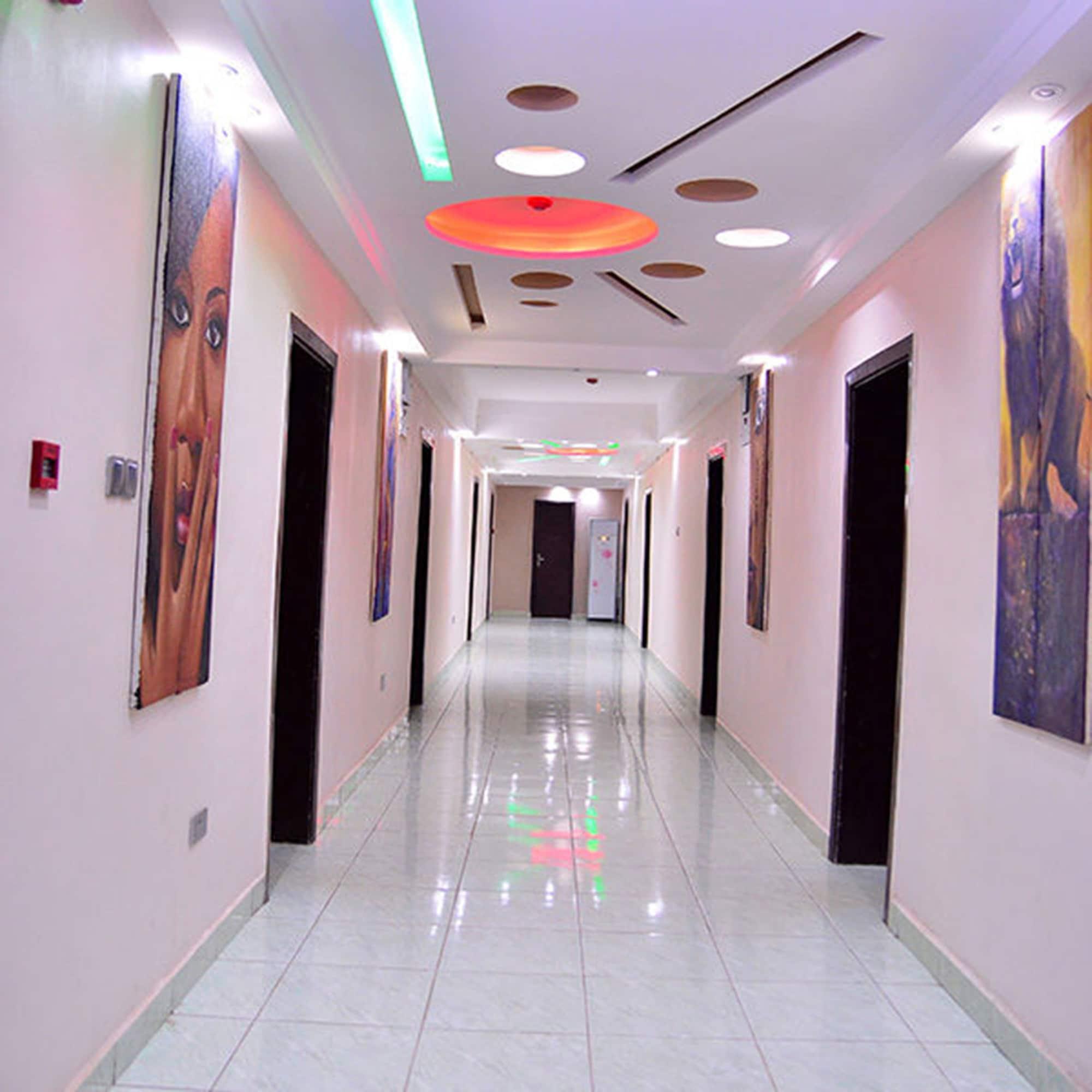 Varios AL-BA Royal Hotel & Suites