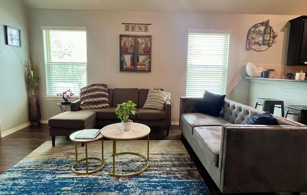 New modern, beautiful 3BR,2BA home near IAH airport, Woodlands &Downtown Houston