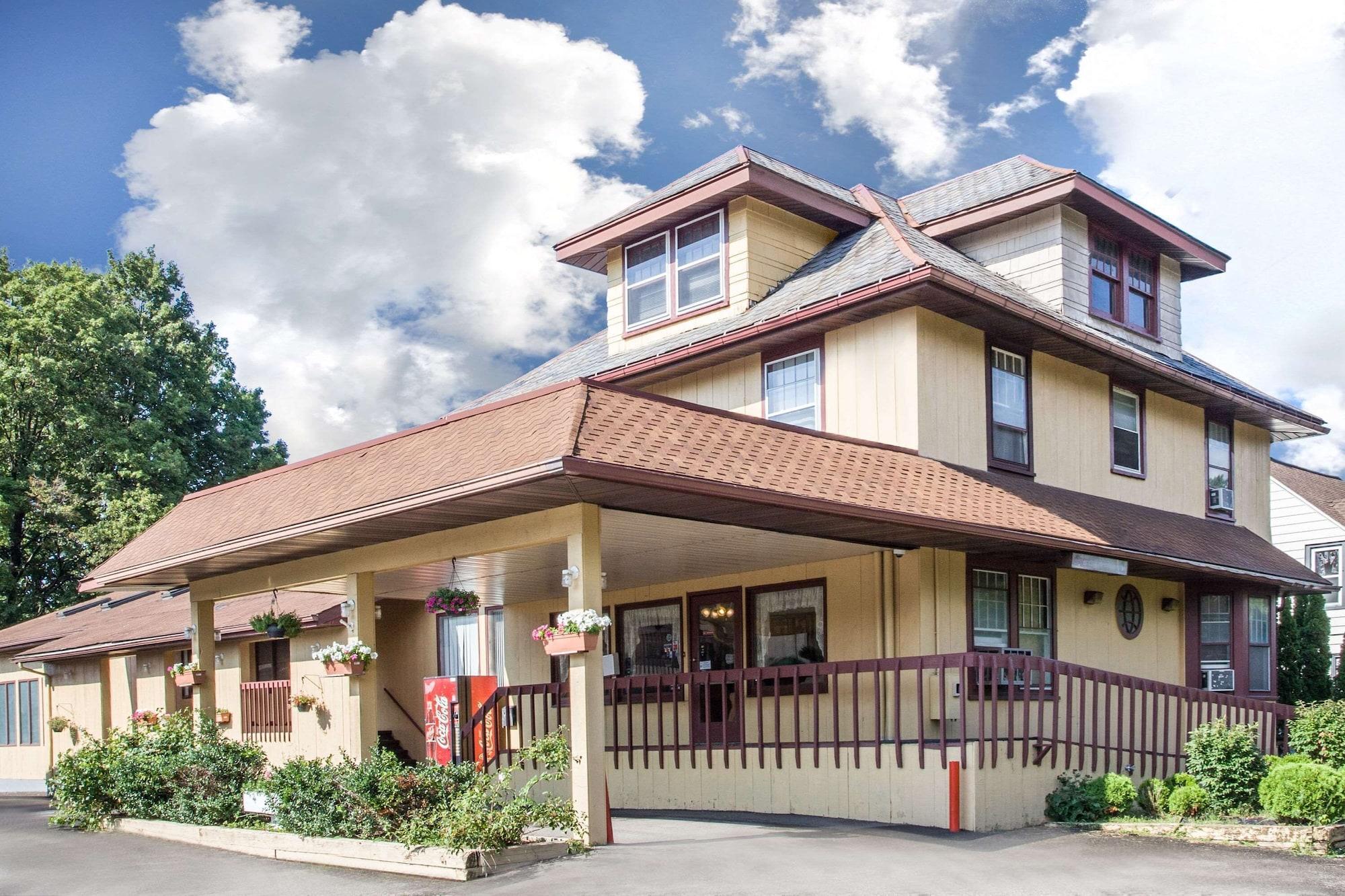 Varios Knights Inn Endwell