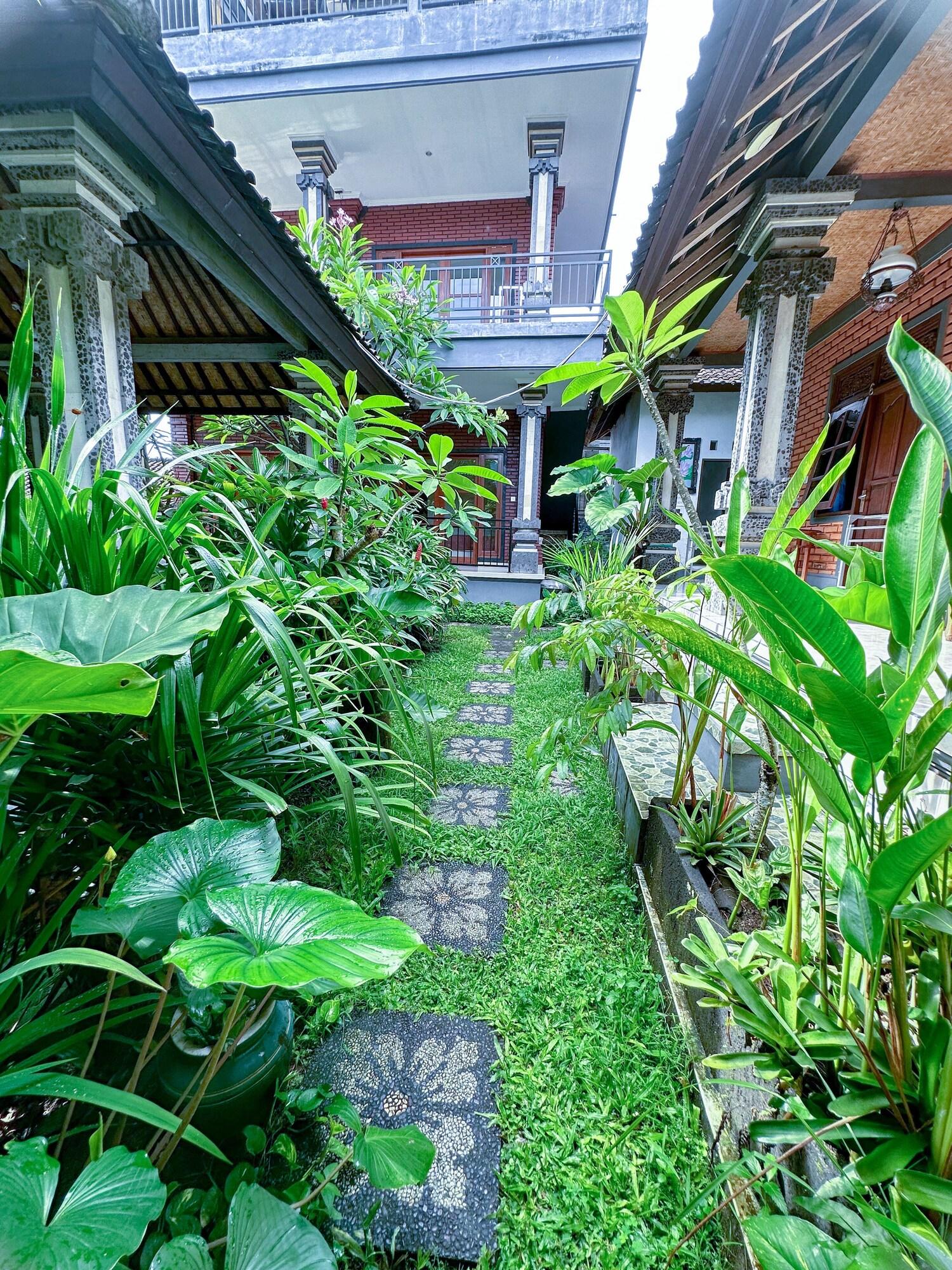 Vista Exterior Ojeks Homestay