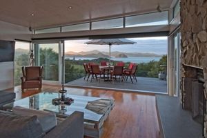 Alquiler Vacacional - Barrier Headquarters main house. Unobstructed 270 degree views white sandy beach