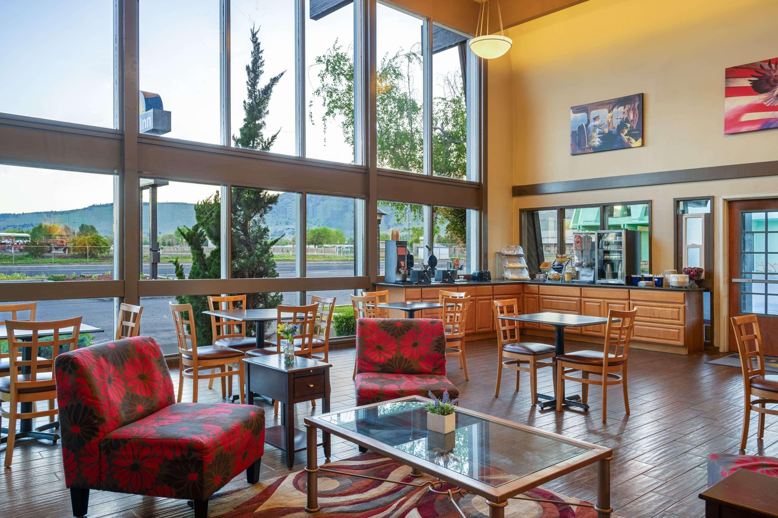 Restaurant Days Inn by Wyndham Klamath Falls