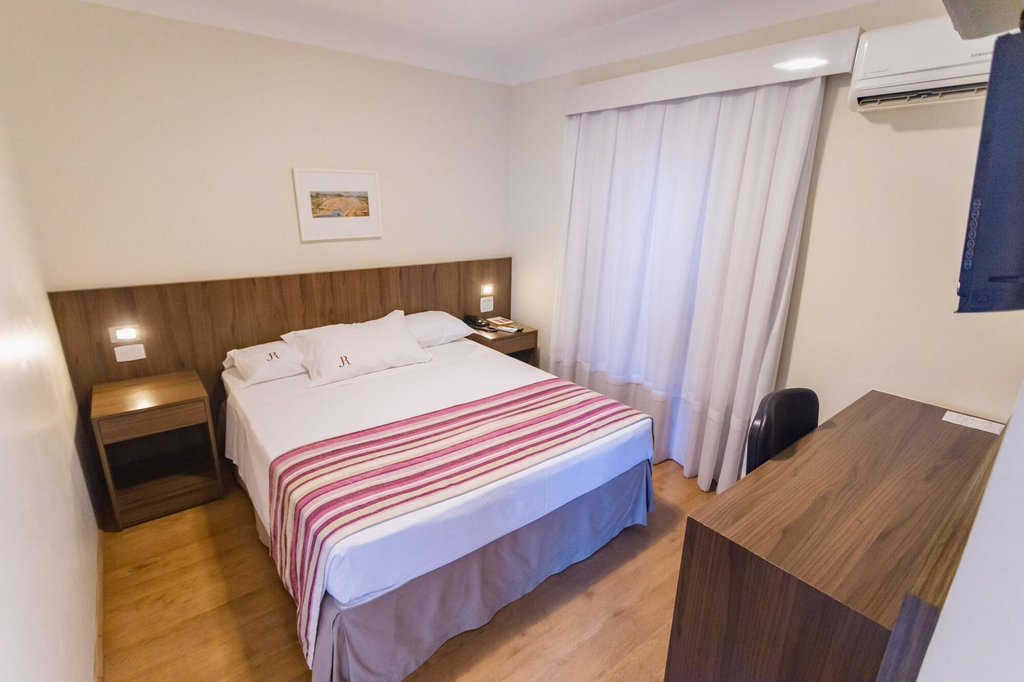 Habitación JR Hotel