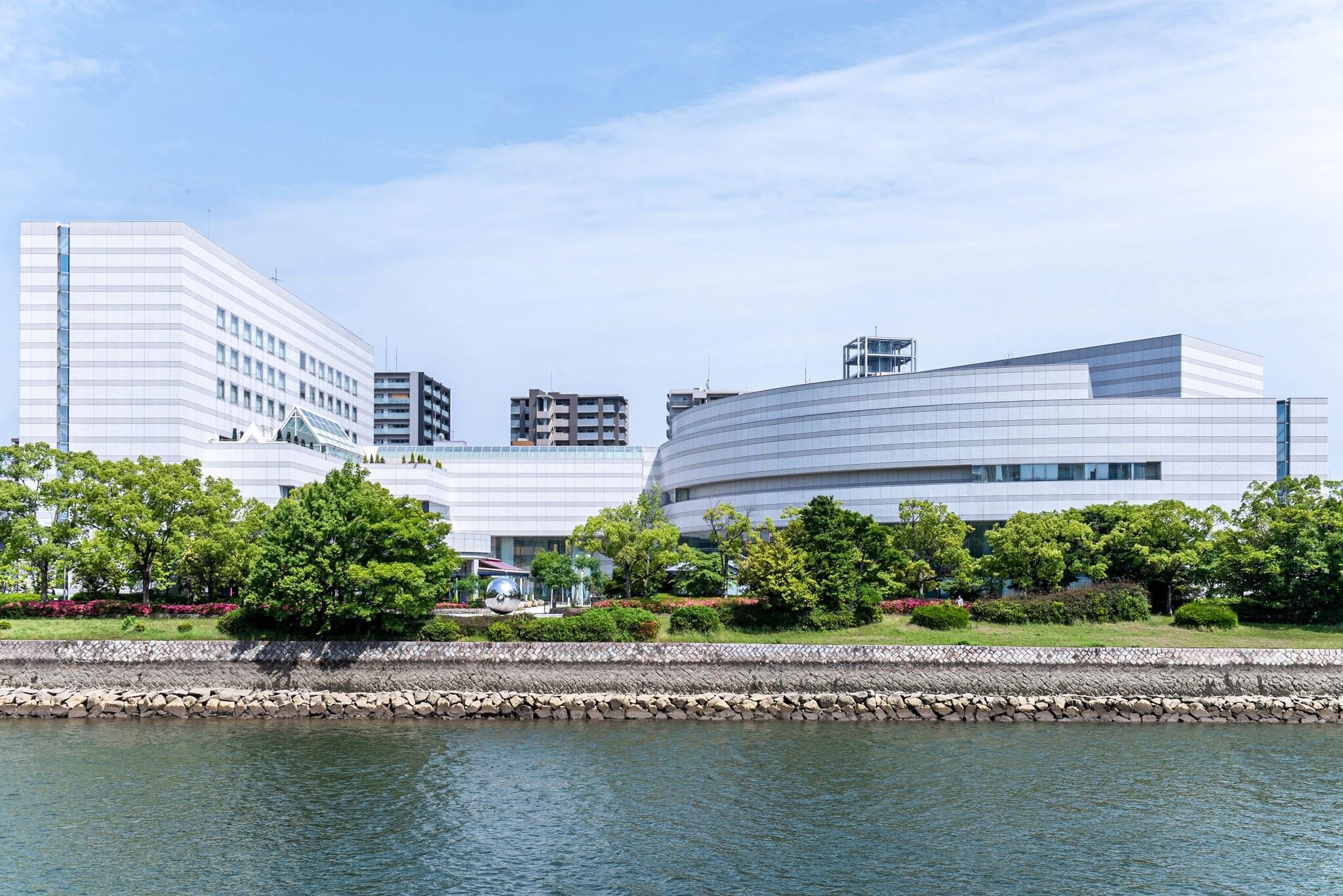 Vista Exterior Hiroshima City Bunka Koryu Kaikan