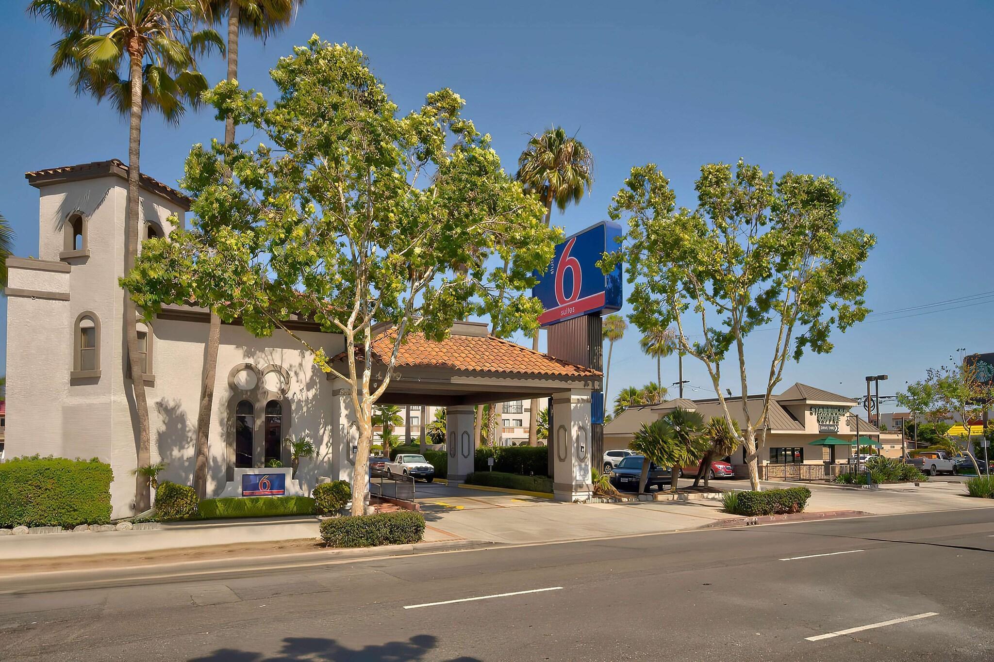 Vista Exterior Studio 6 by Motel 6