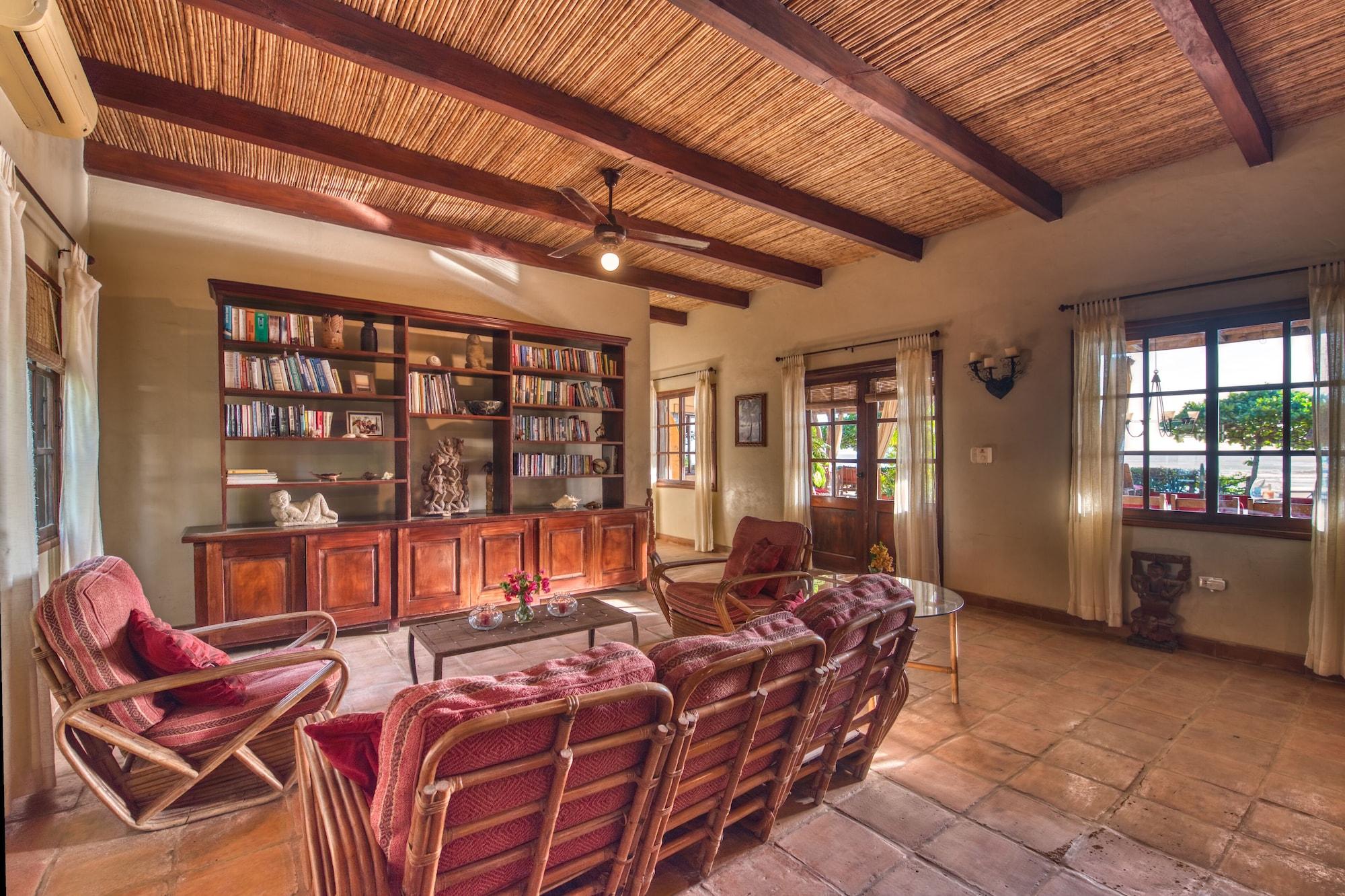 Vista Lobby La Veranera guest house