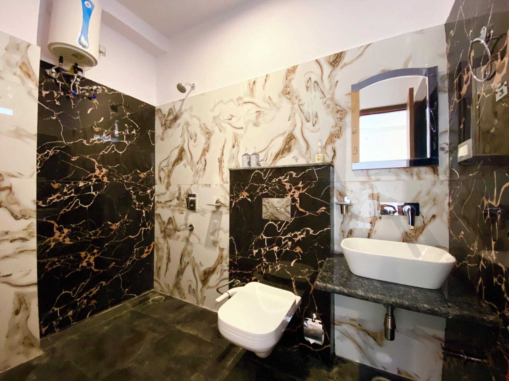 Equipamiento de Habitación Hotel Rishikesh Grand by Kool-stays