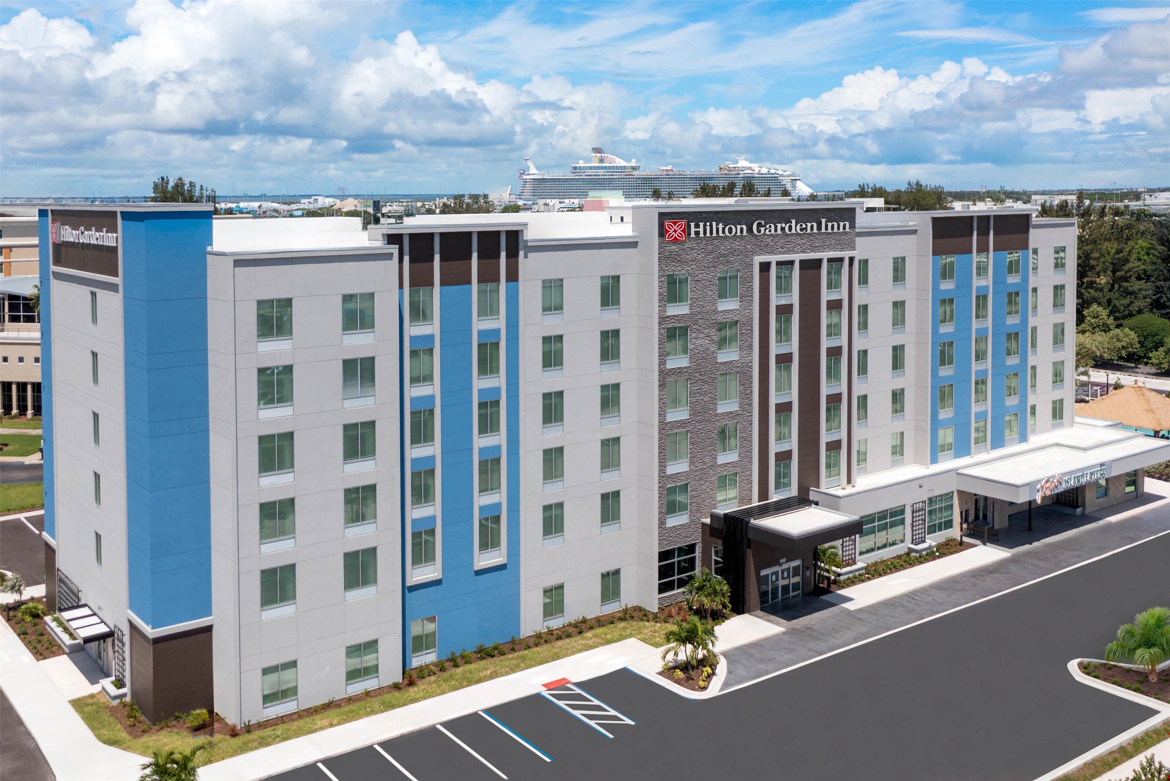 Vista Exterior Hilton Garden Inn Cape Canaveral near Cocoa Beach