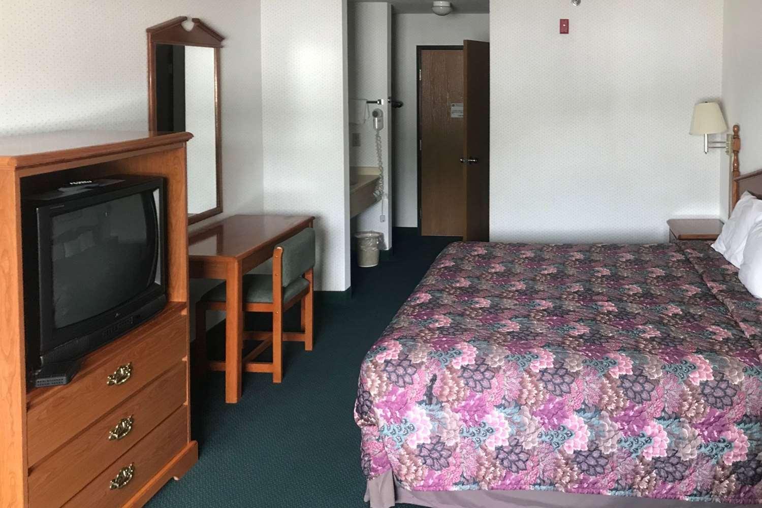 Suite Rodeway Inn Urbana Champaign University Area