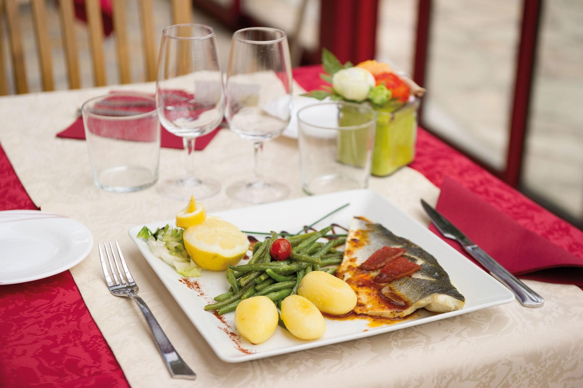 Restaurant Hôtel Résidence Vacances Bleues Orhoitza