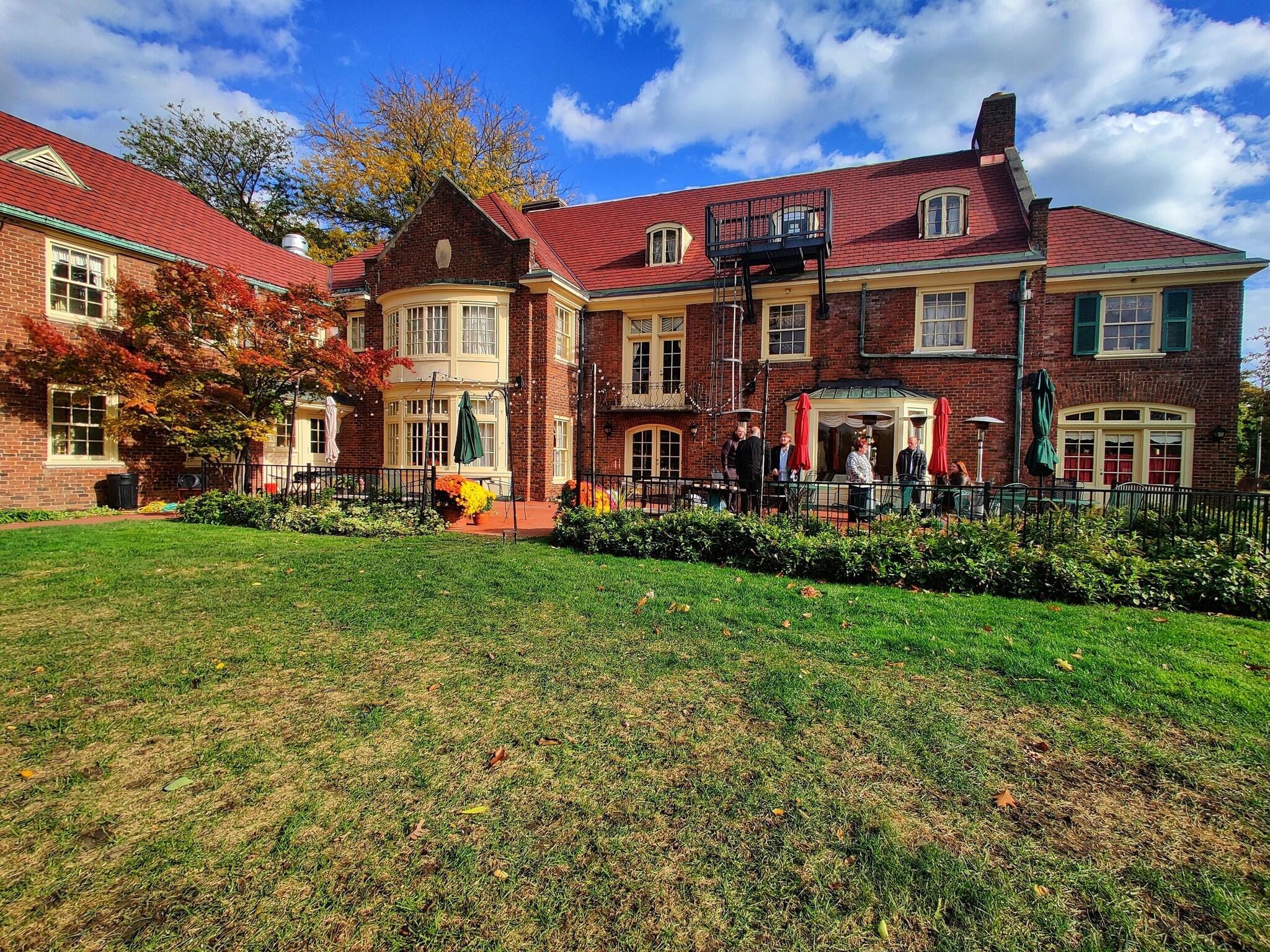 Vista Exterior Montague Inn