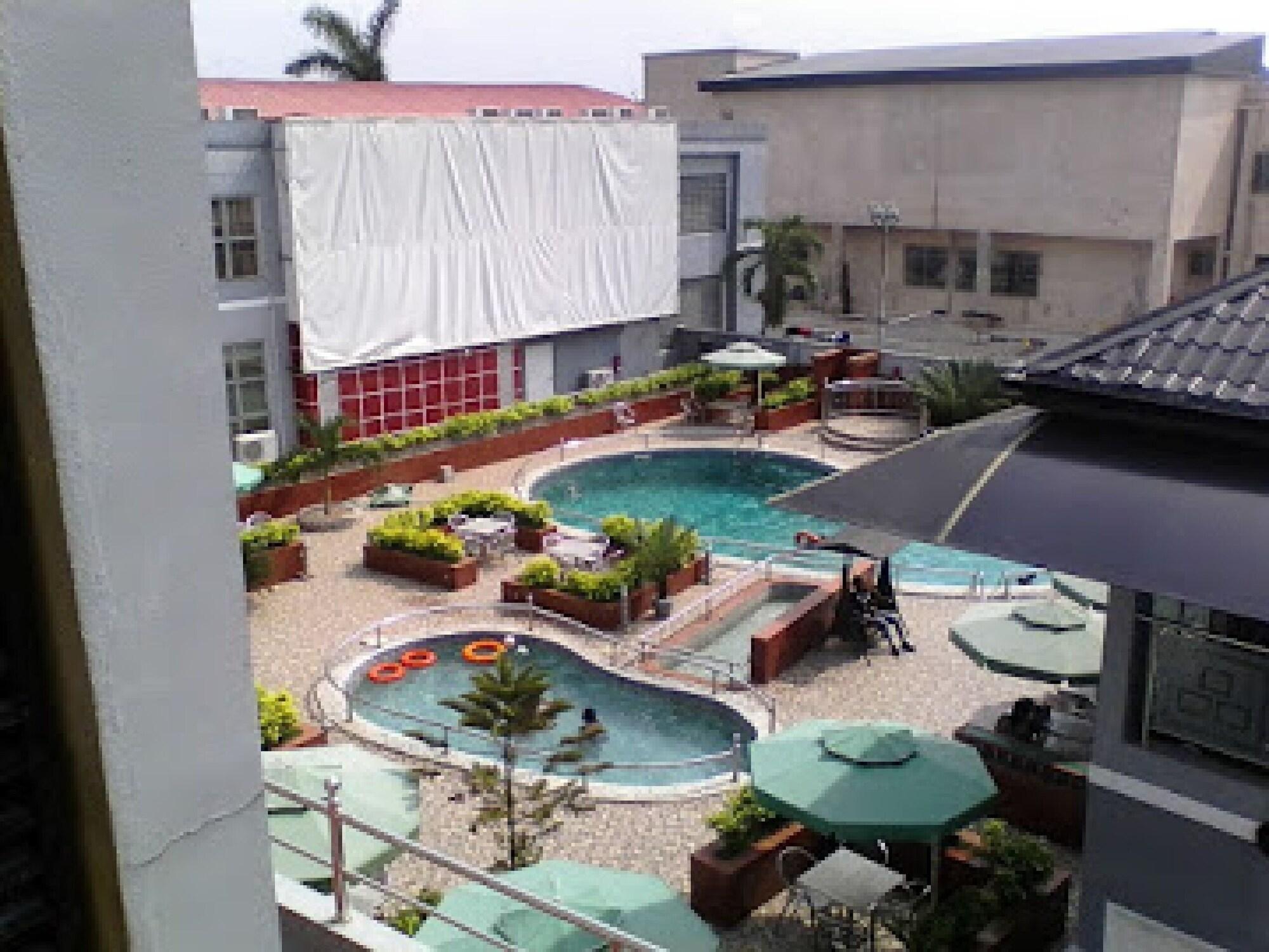 Vista da piscina All Seasons Hotel - Superior Double