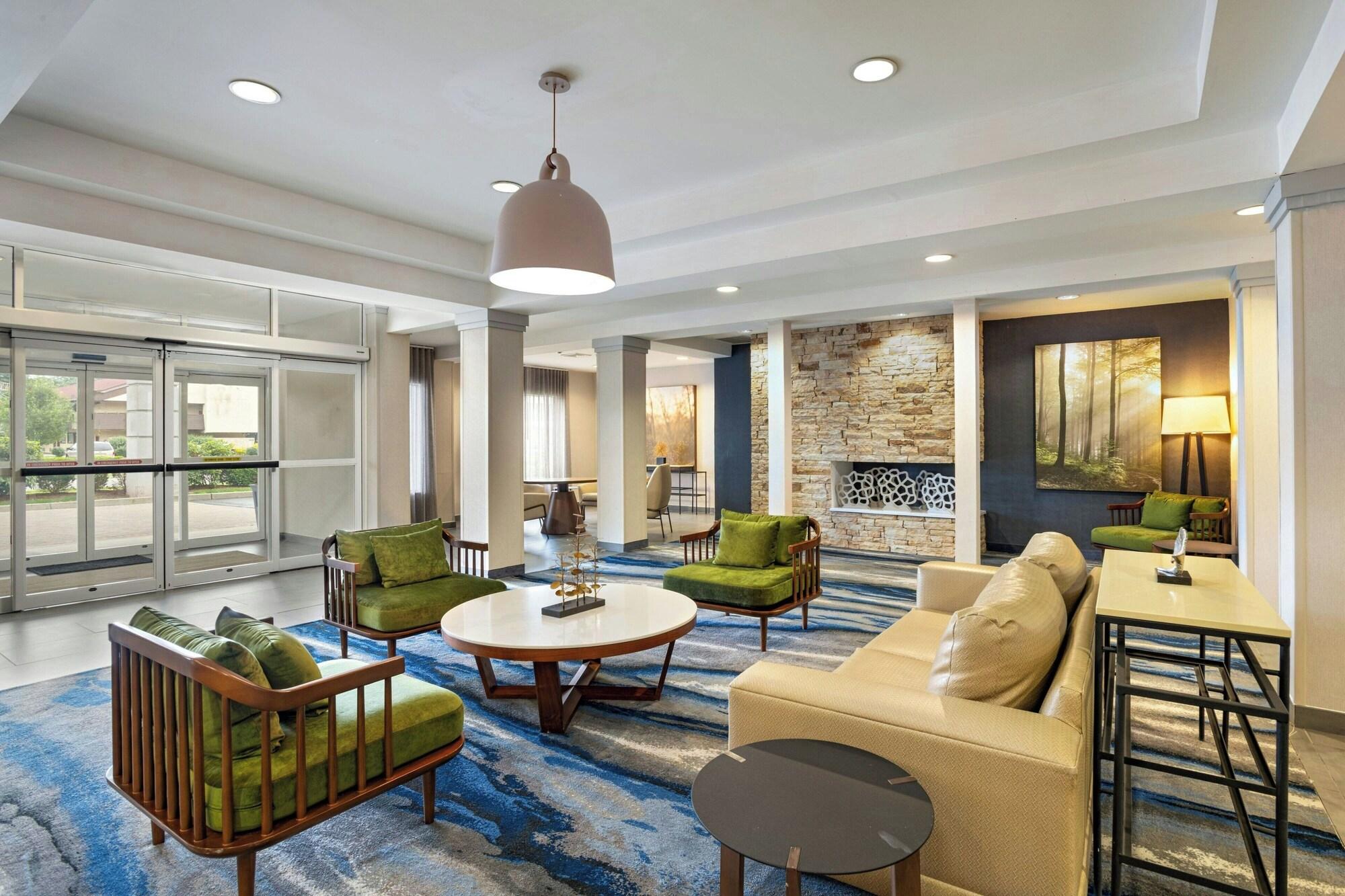 Vista Lobby Fairfield Inn & Suites by Marriott Edison-South Plainfield