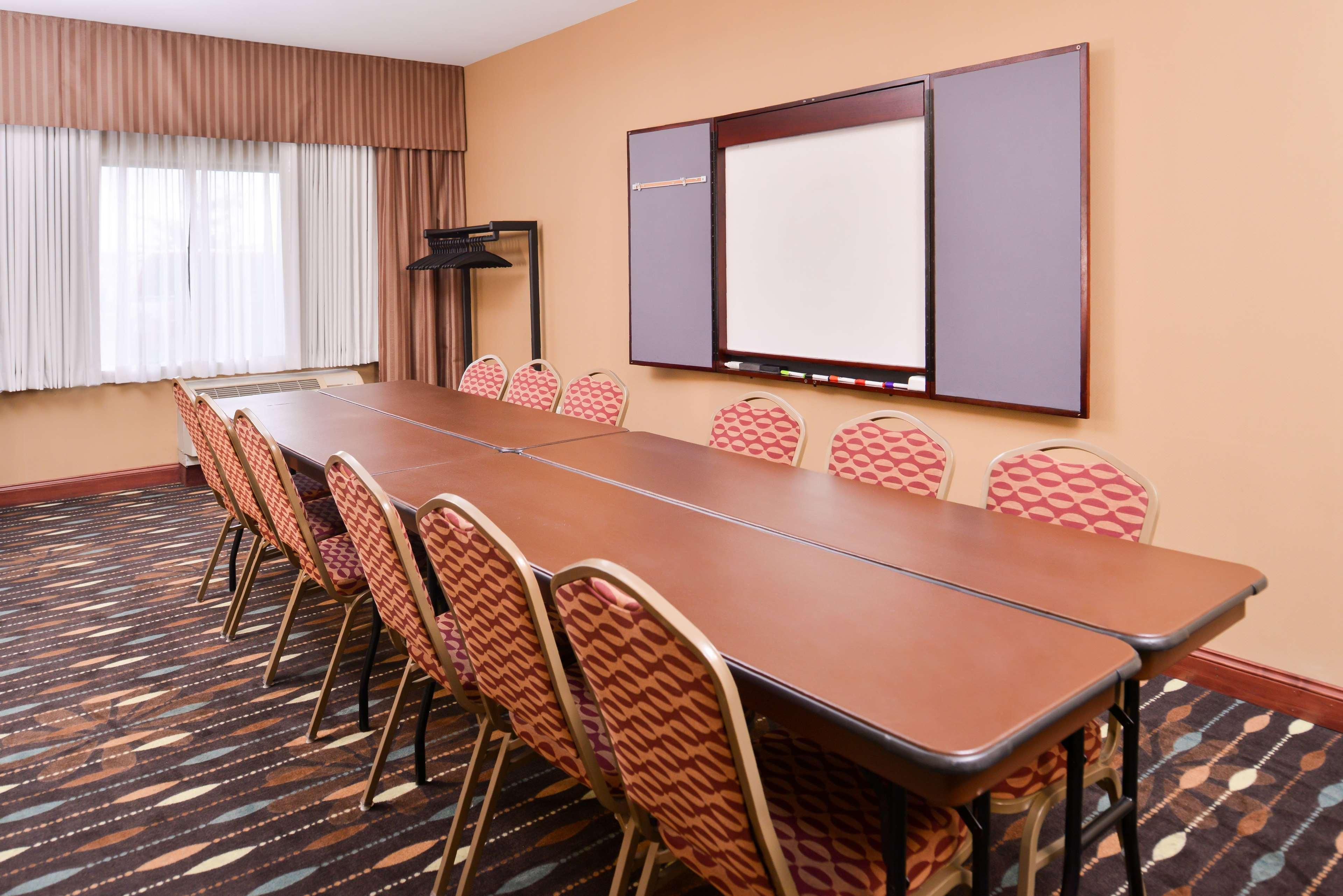 Centro de Negocios Hampton Inn York, NE