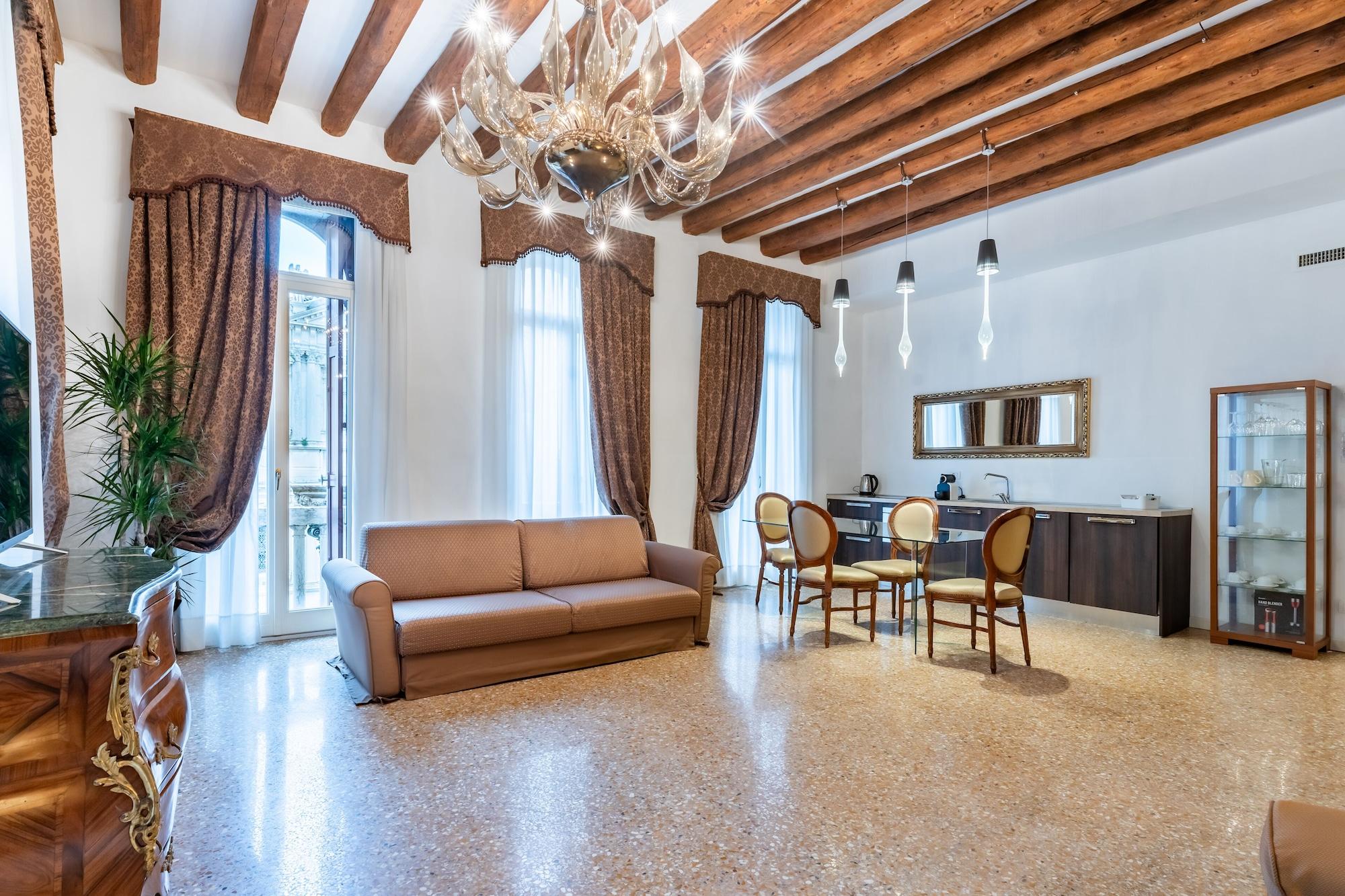 Comodidades del Alojamiento San Teodoro Palace Luxury Apartments