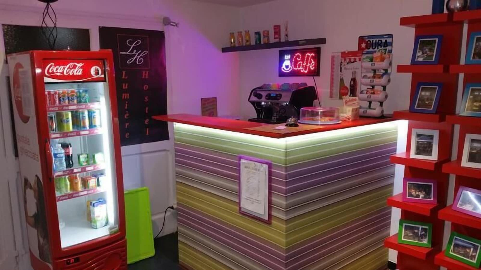 Bar/Salón Hostel Lumiere