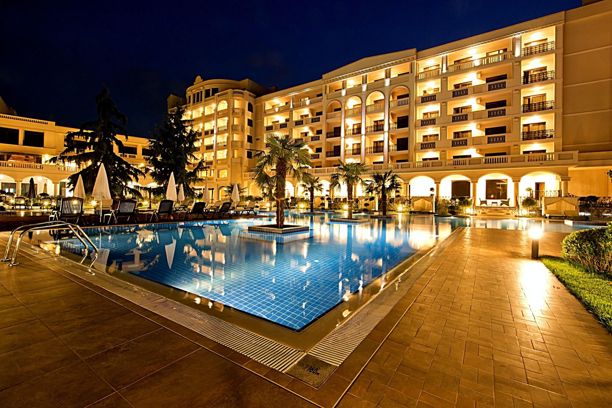 Vista Exterior Primoretz Grand Hotel & SPA