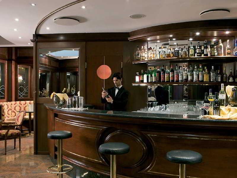 Bar/Salón Mythos