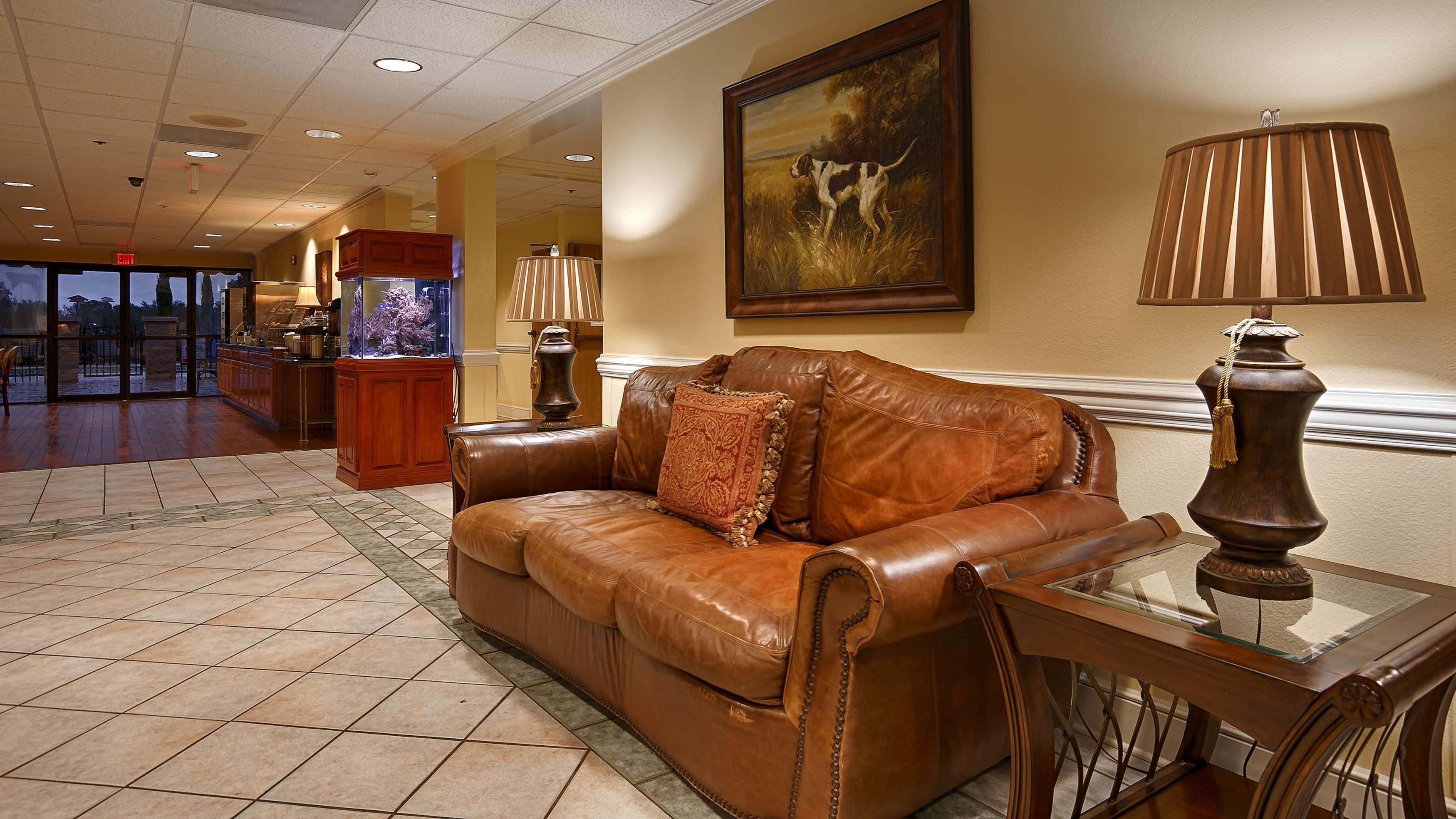 Vista Lobby Best Western Plus Madison