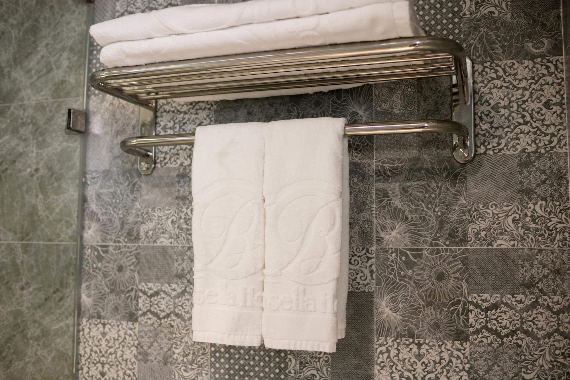 Equipamiento de Habitación Hanoi Bonsella Hotel