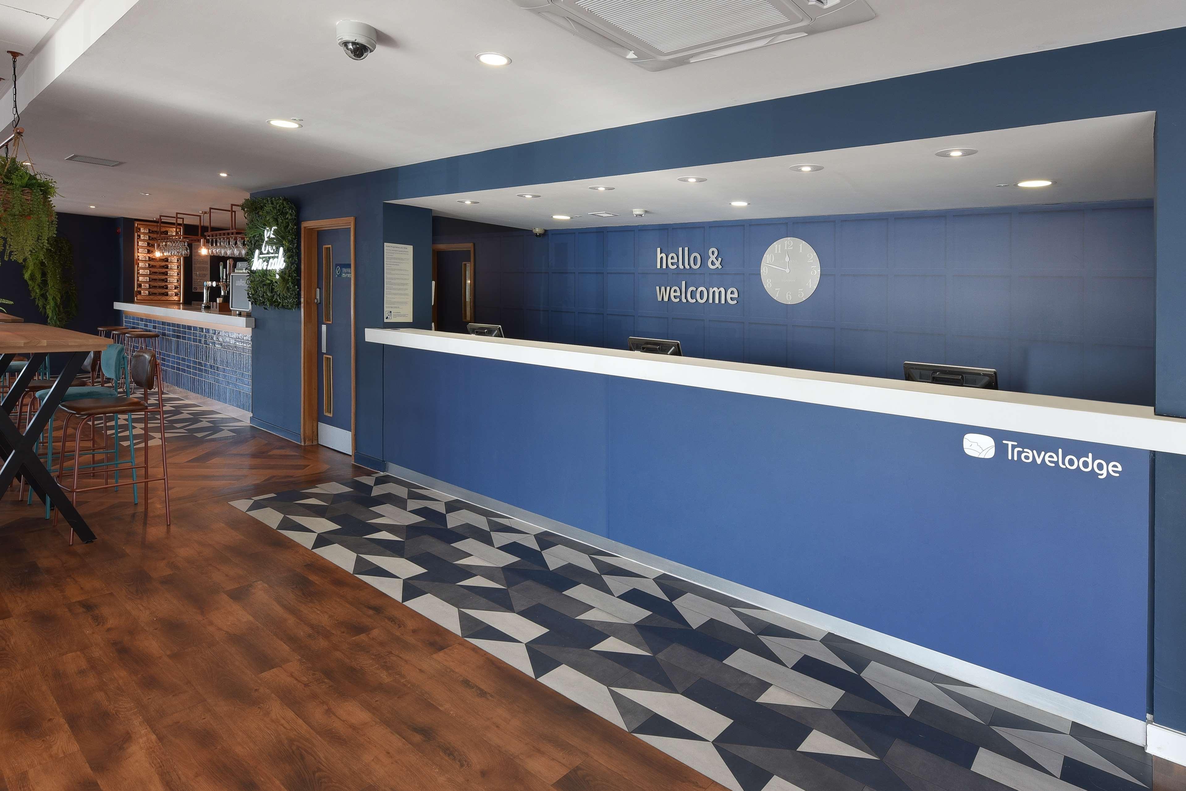Vista Lobby Travelodge Blackpool South Shore