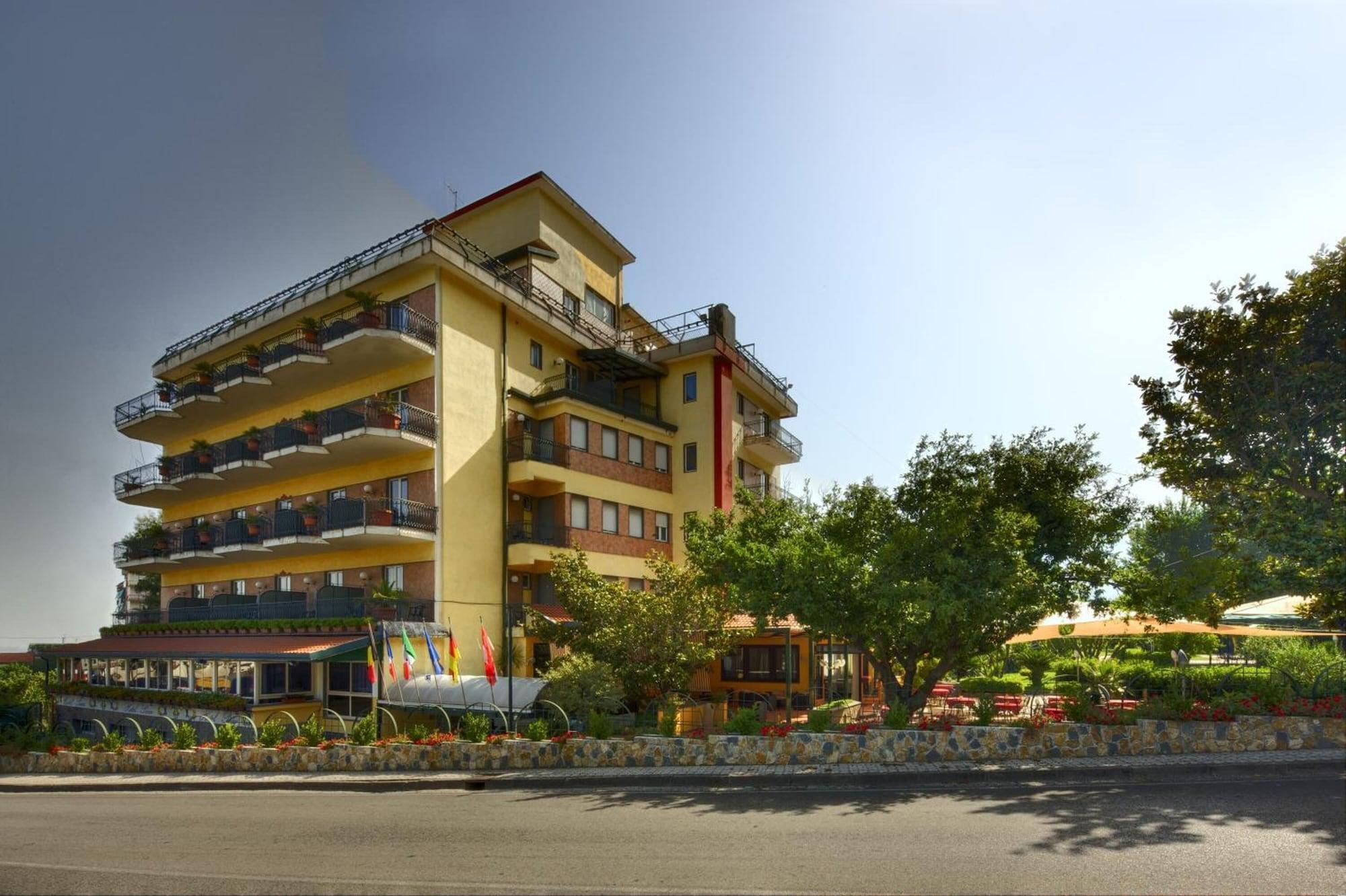 Vista Exterior Hotel Parco