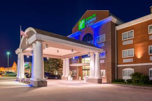 Alojamiento - Holiday Inn Express and Suites Elgin
