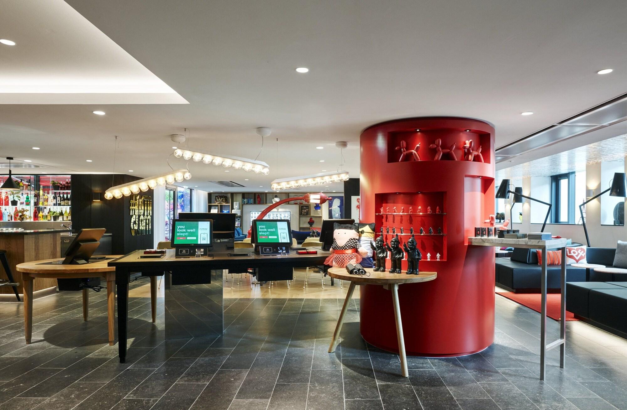 Vista Lobby citizenM Paris Champs-Élysées