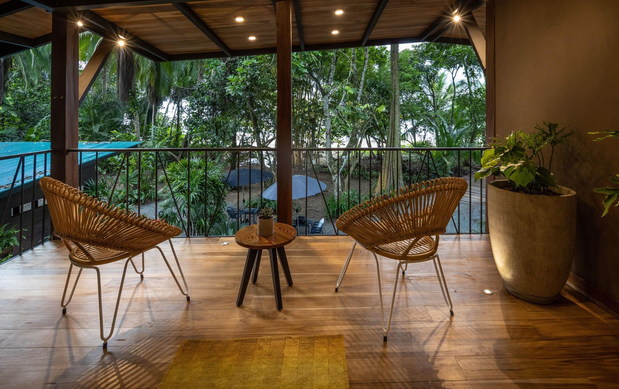 Playa awā Beachfront Hotel