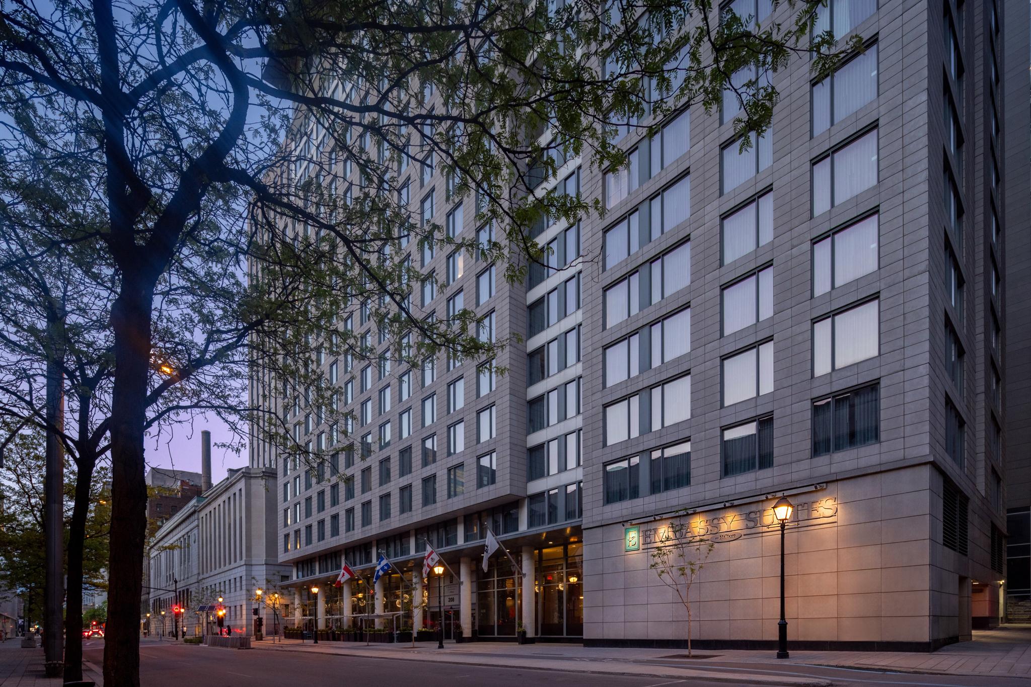 Vista Exterior Embassy Suites Montréal by Hilton