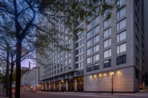 Alojamiento - Embassy Suites Montréal by Hilton