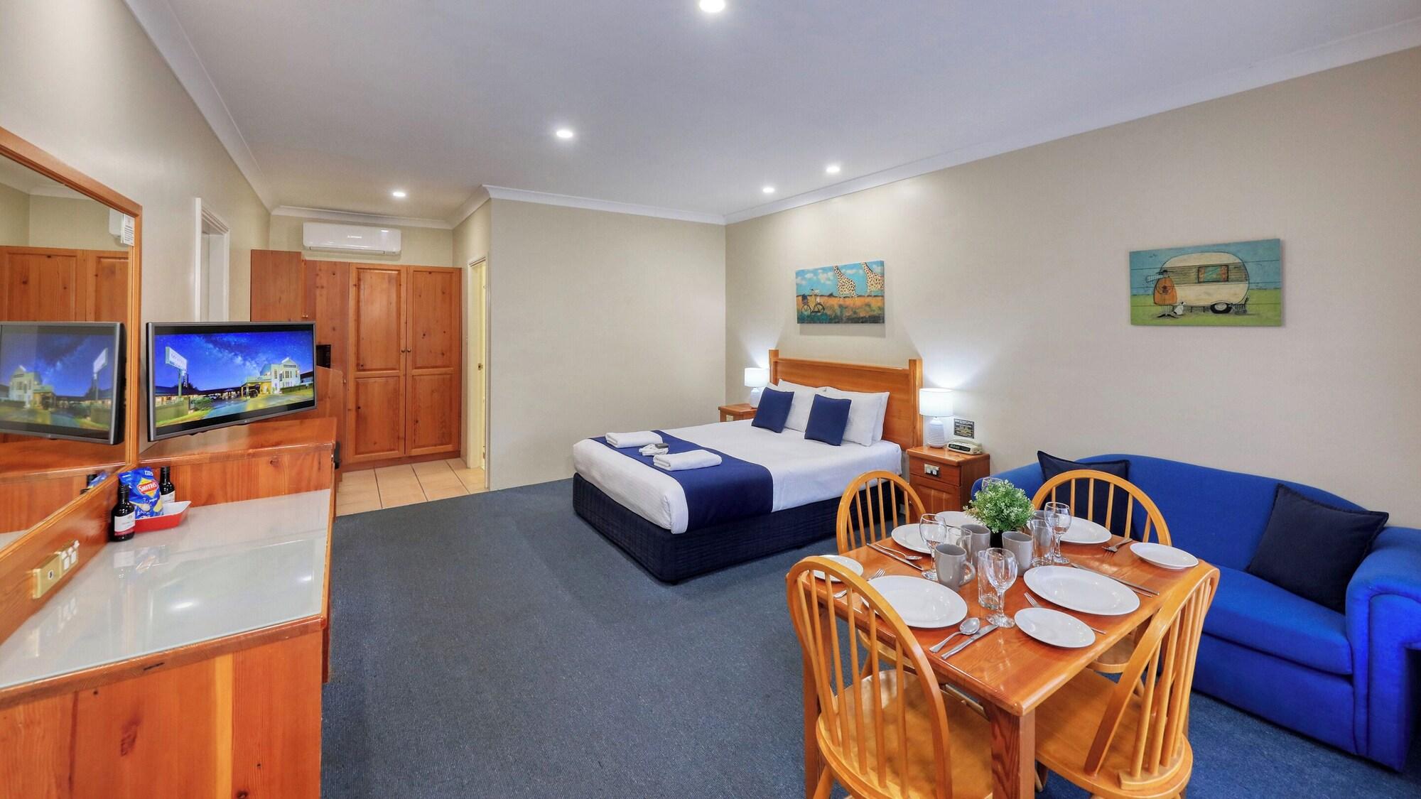 Varios Breakout Motor Inn