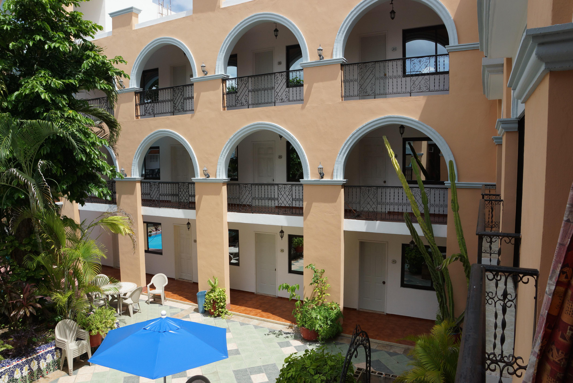 Vista Exterior Hotel Doralba Inn