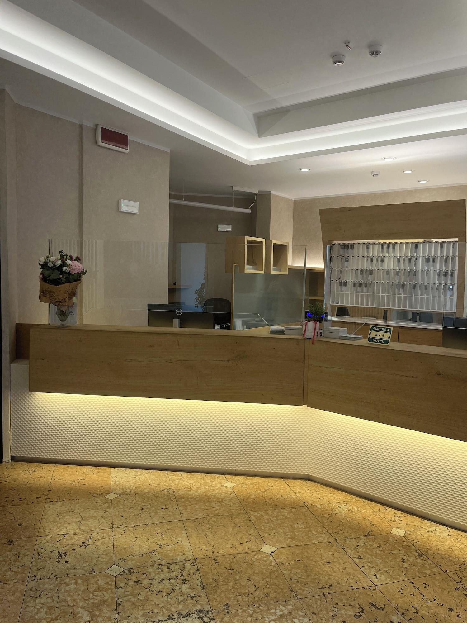 Vista Lobby Hotel Mantegna Stazione