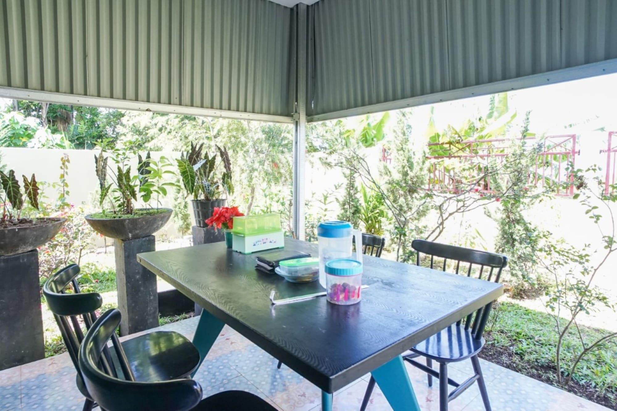 Restaurant Rumah Kost MAPLE Winangun