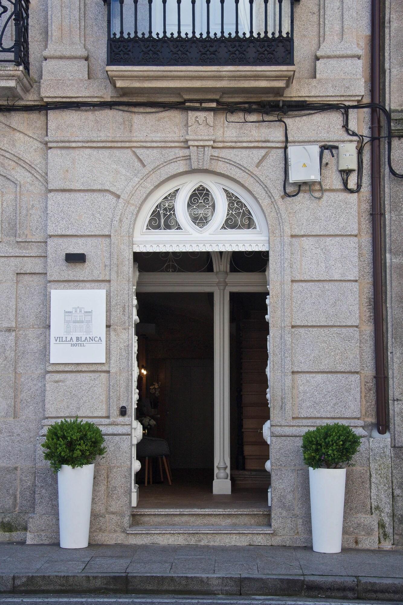 Vista Exterior Hotel Villa Blanca