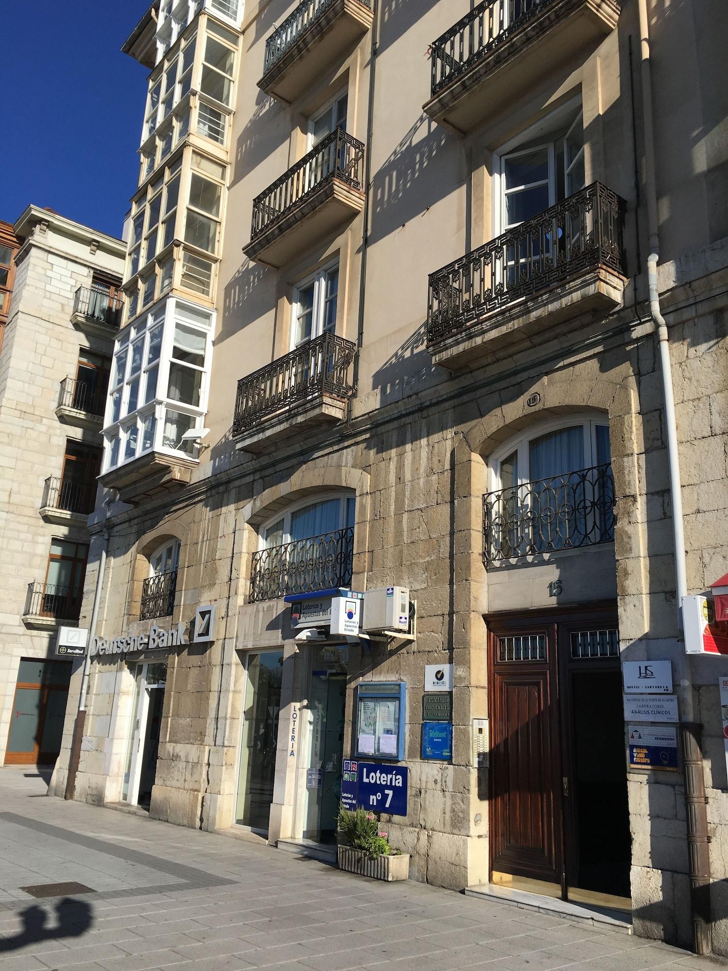 Vista Exterior Hostel Santander