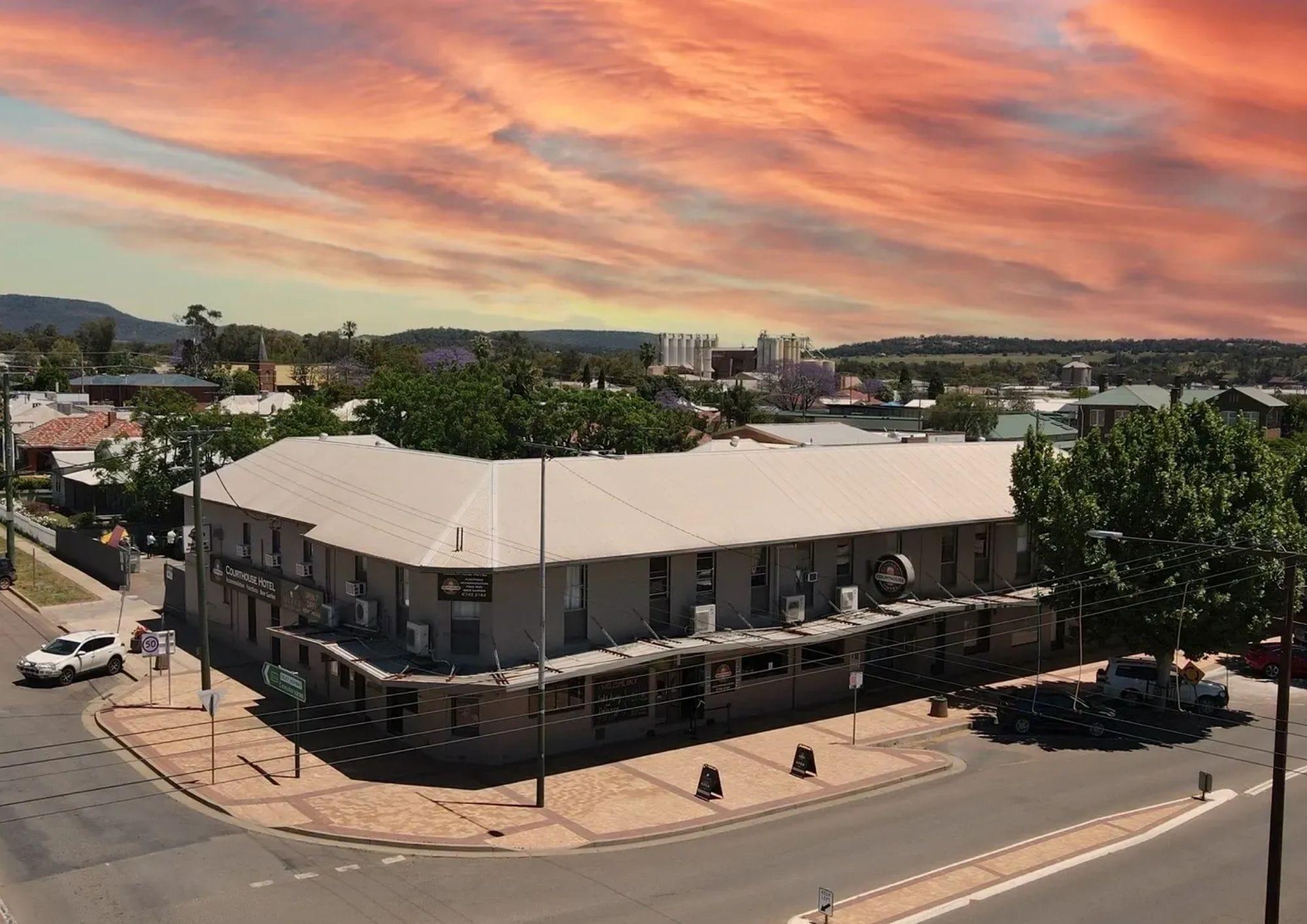 Vista Exterior The Court House Hotel