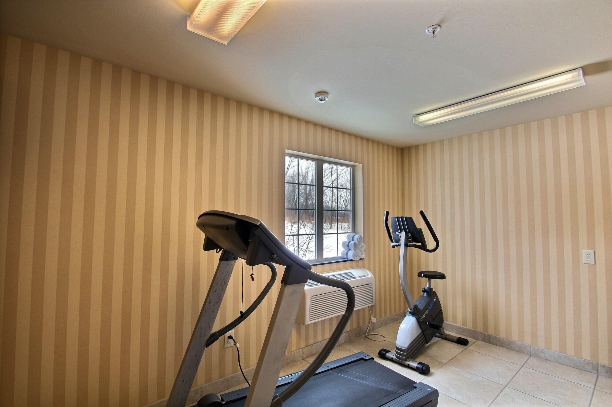 Gimnasio Cobblestone Inn & Suites - Brillion