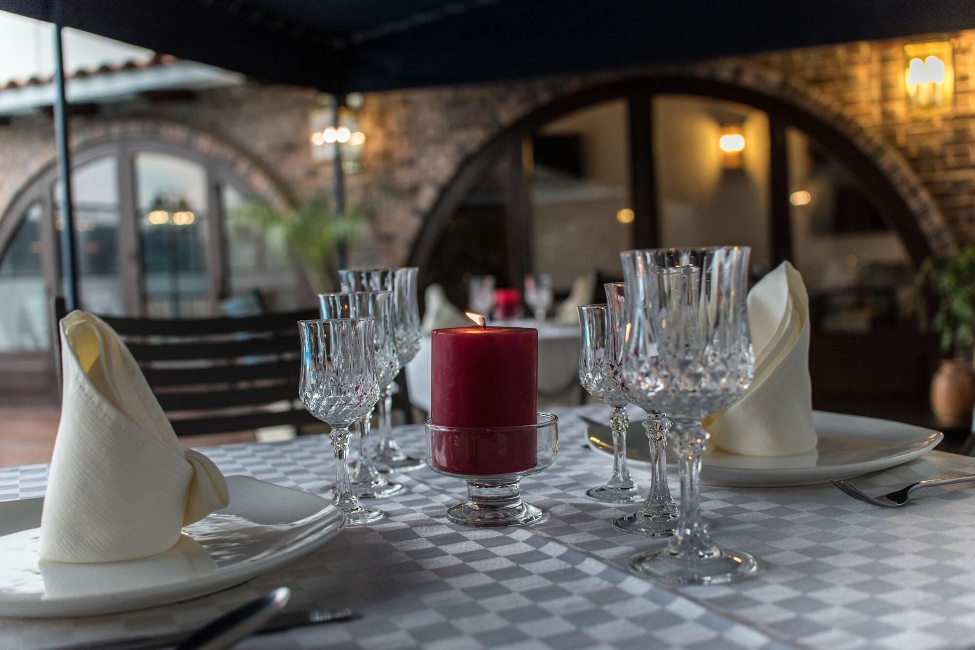 Restaurant Apart Hotel El Doral