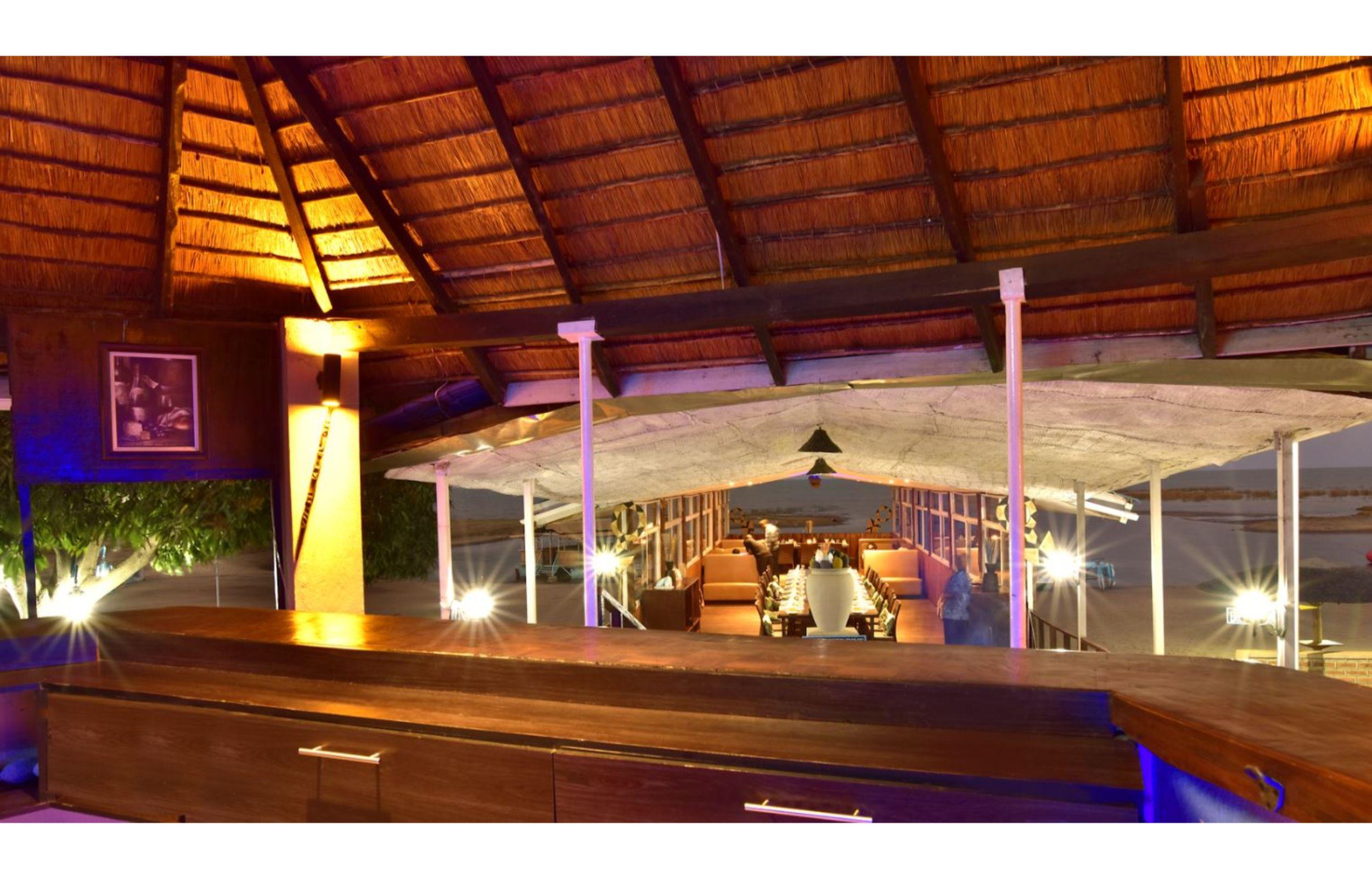 Bar/Salón Blue Waters By Serendib