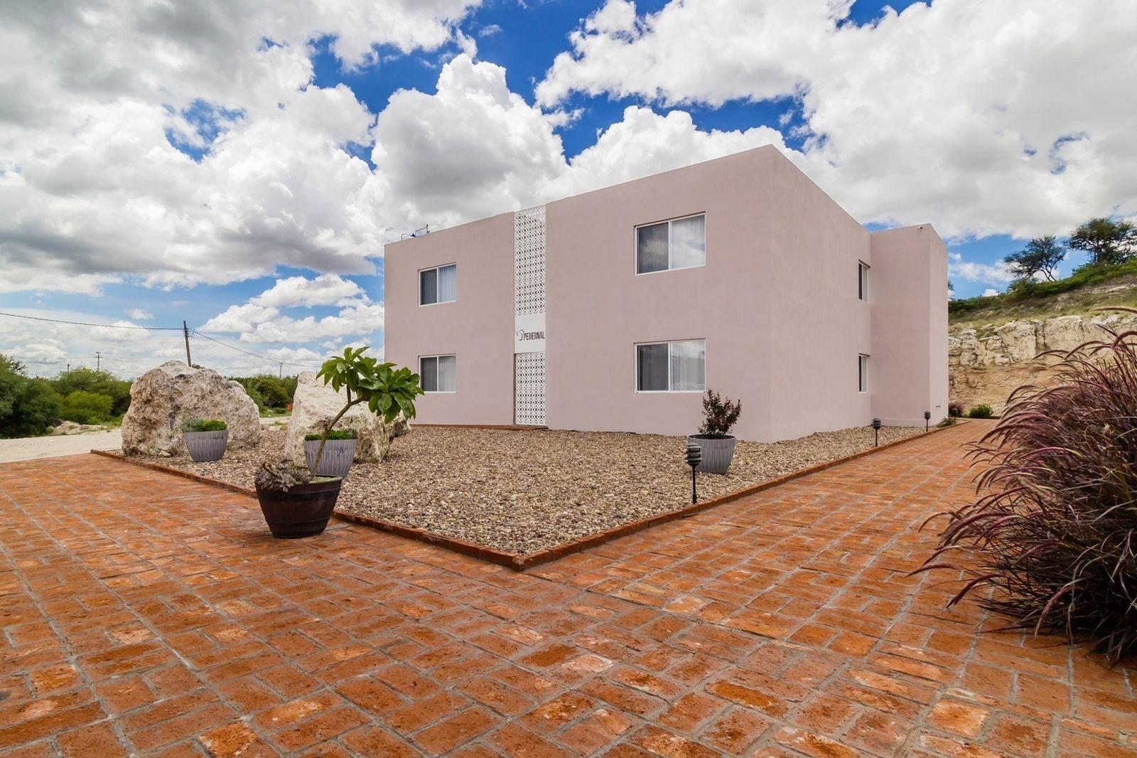 Varios Pedernal Hotel