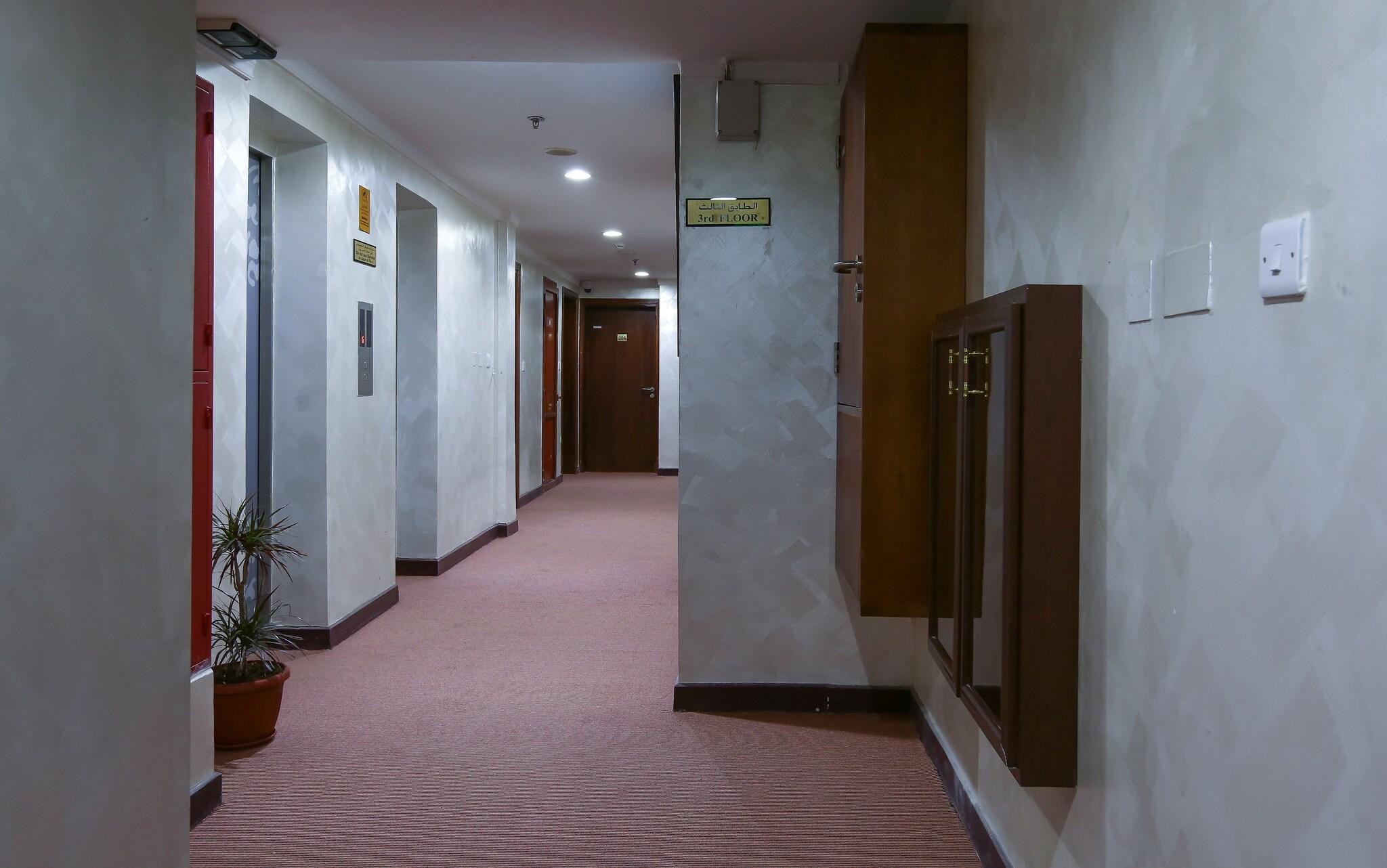 Vista Exterior La Villa Suites Hotel