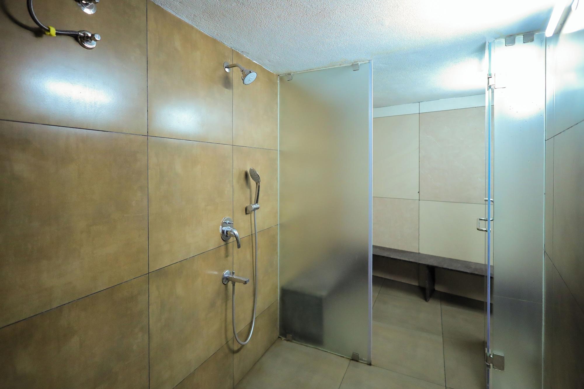 Spa Royal Plaza Suites by RAK Rooms