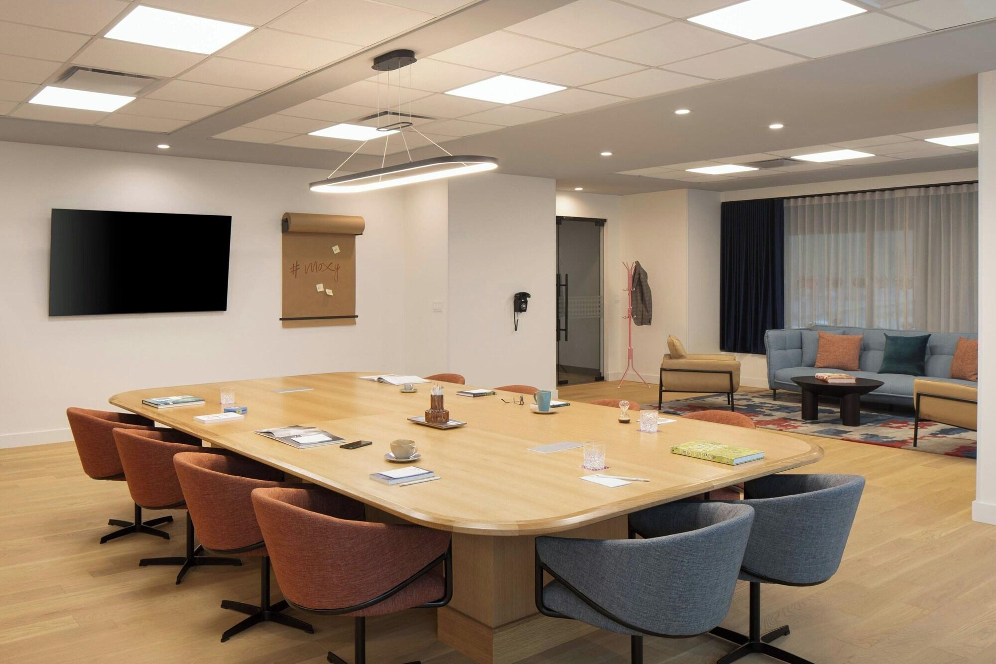 Sala de Reuniones New Hotel Moxy Montreal Downtown