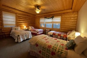 Alquiler Vacacional - Must Stay- Gorgeous Secluded Log Cabin! (15 min from downtown)